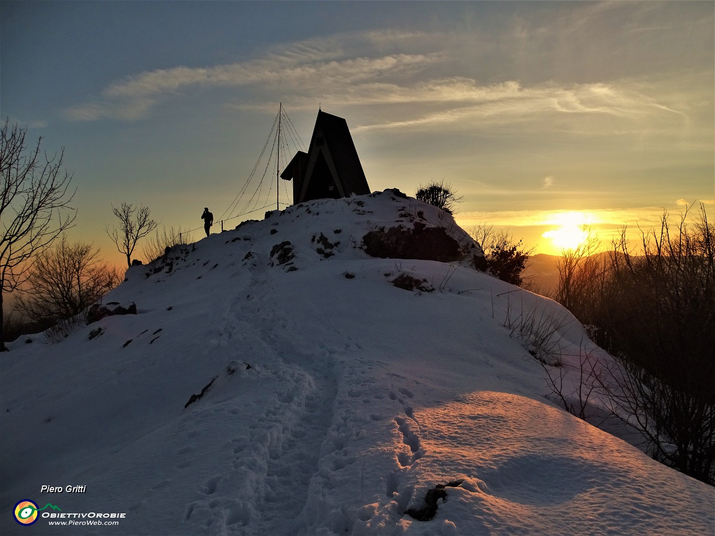 05 Tramonto sul Pizzo Cerro (1285 m).JPG